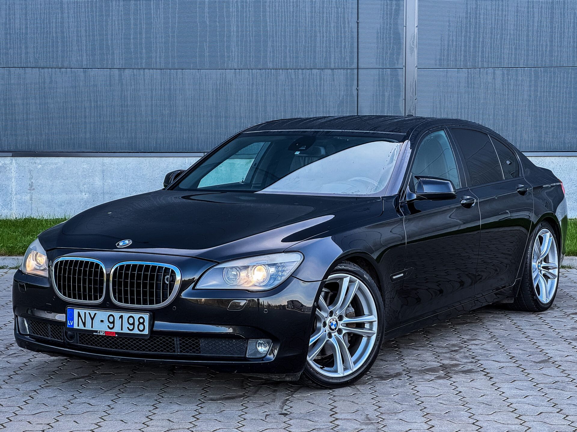 BMW 740