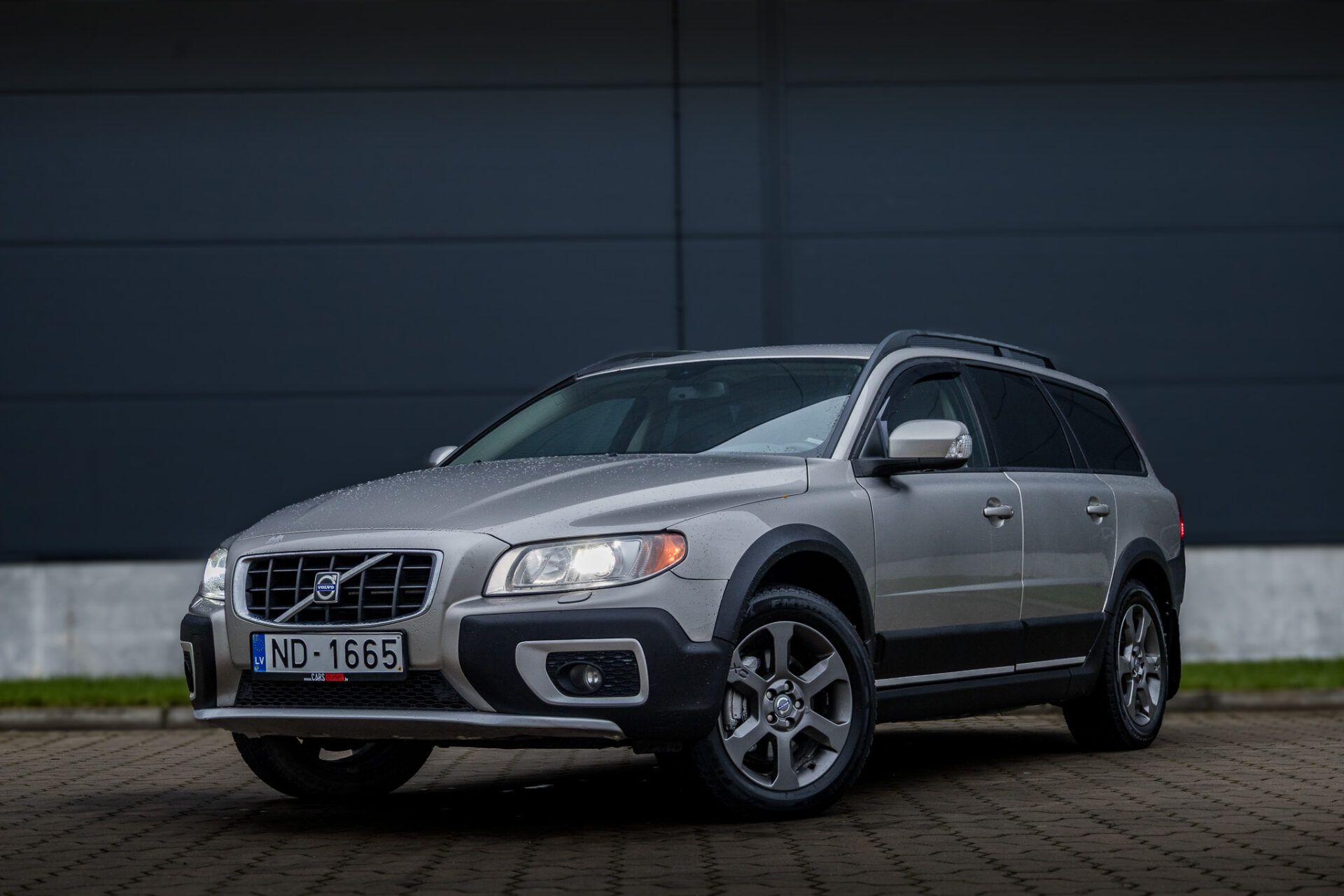 VOLVO XC70