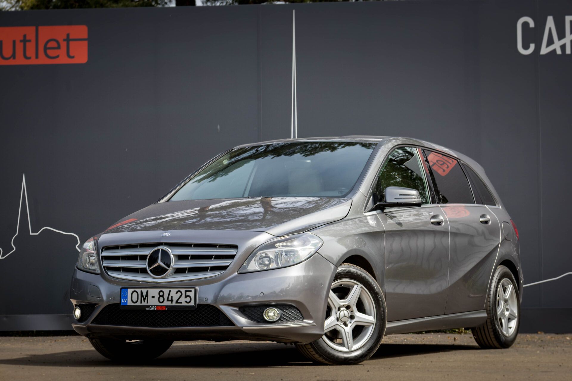 MERCEDES BENZ B 180