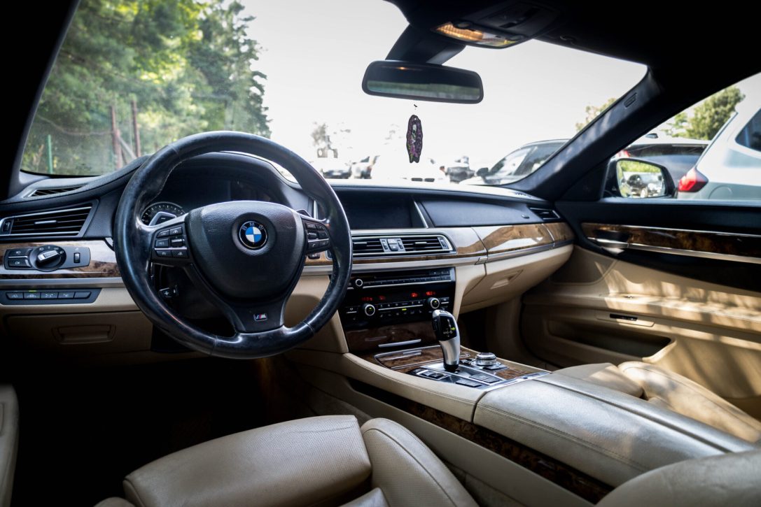 BMW 730