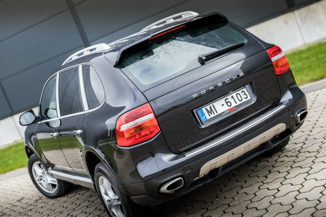 PORSCHE CAYENNE