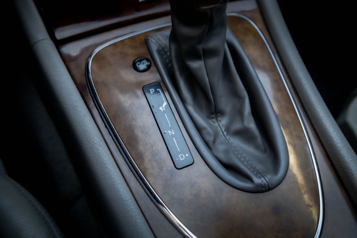 MERCEDES BENZ E270