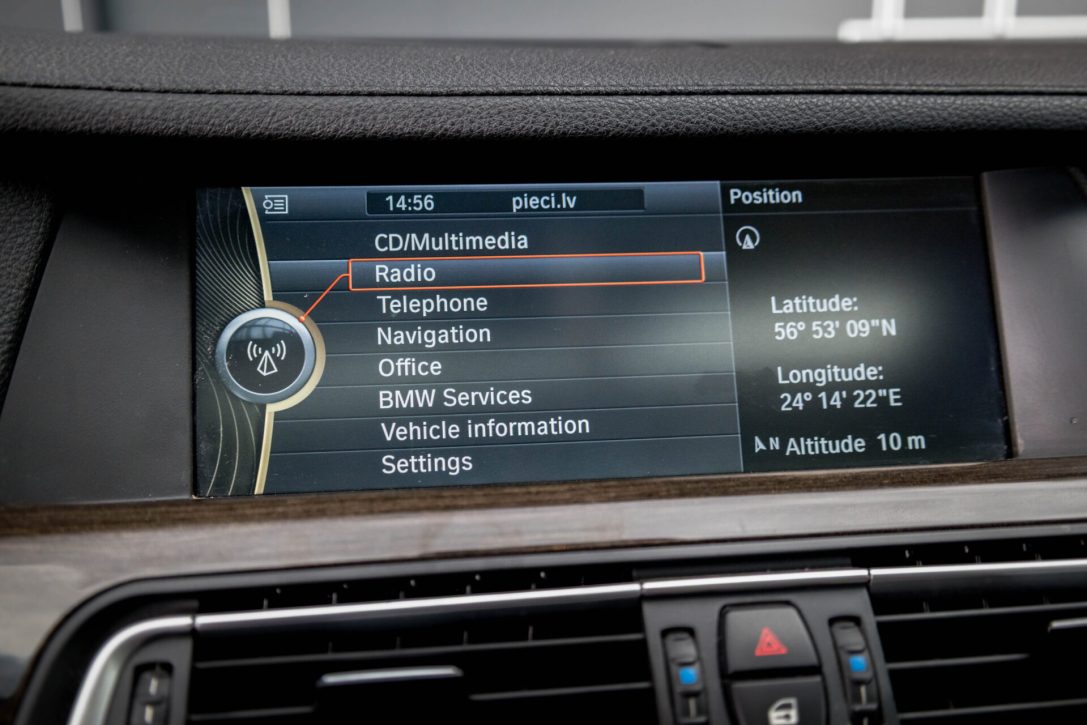 BMW 730