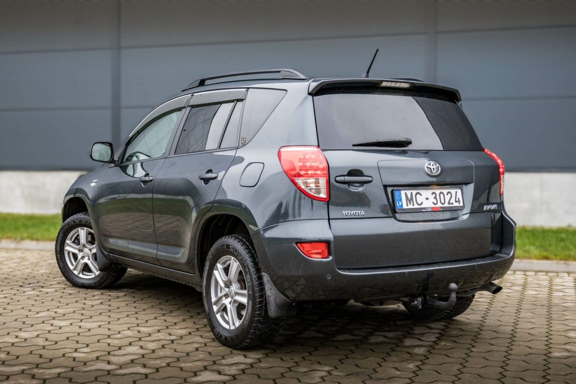 TOYOTA RAV4