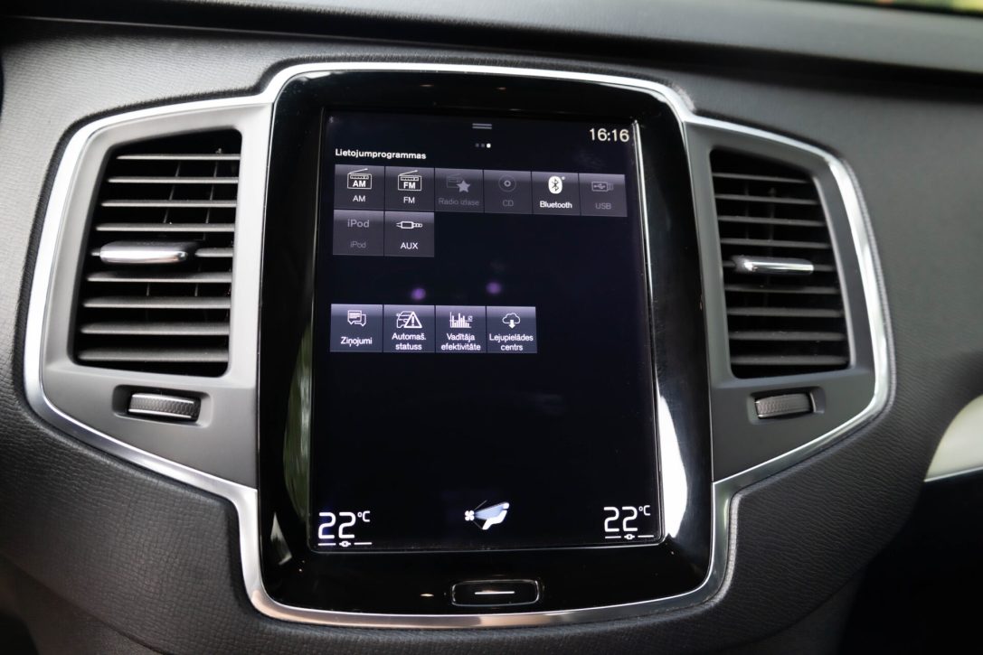 VOLVO XC90