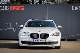 BMW 740