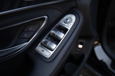 MERCEDES BENZ C220