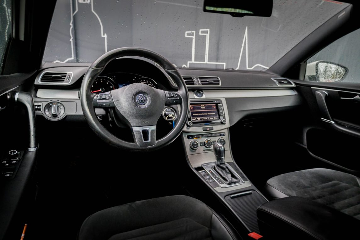 VW PASSAT