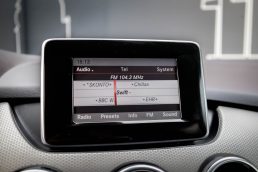 MERCEDES BENZ B 200