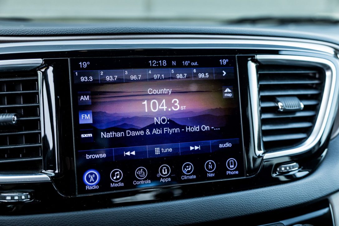 CHRYSLER PACIFICA