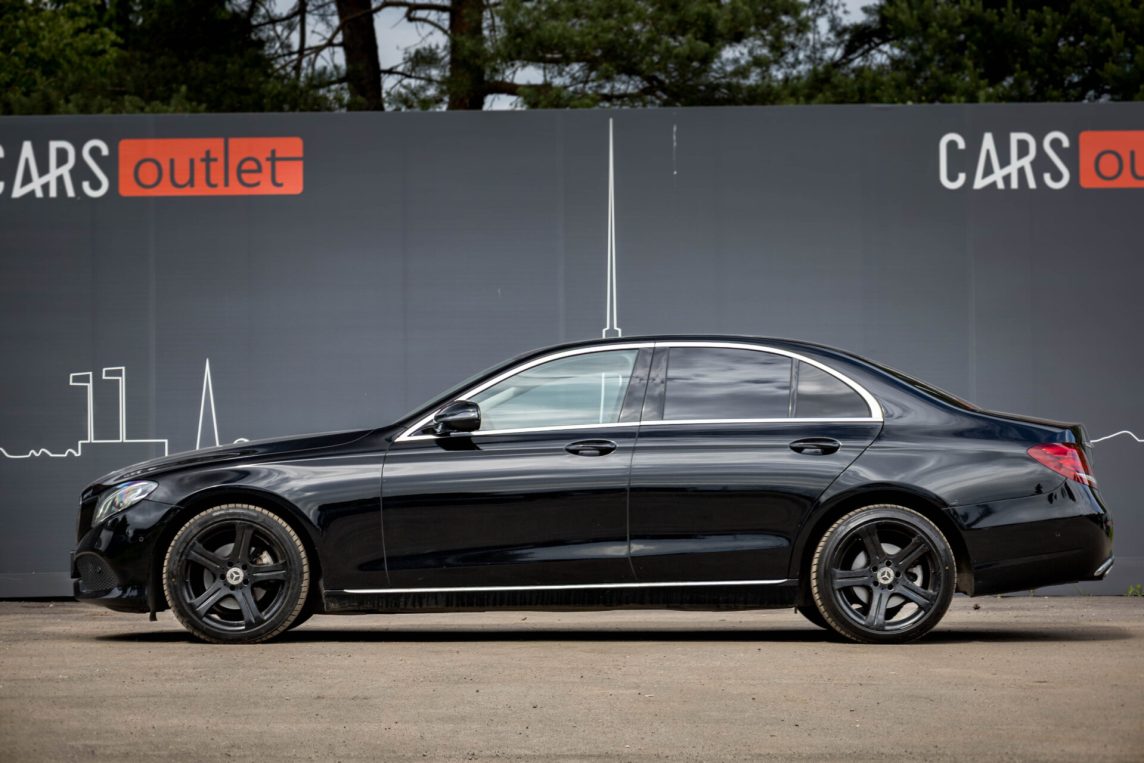MERCEDES BENZ E220 D