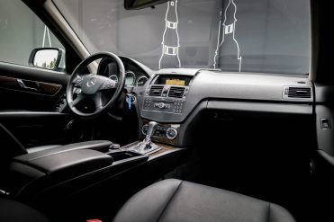 MERCEDES BENZ C220