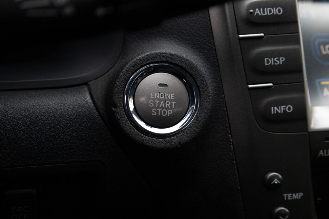 LEXUS IS 220