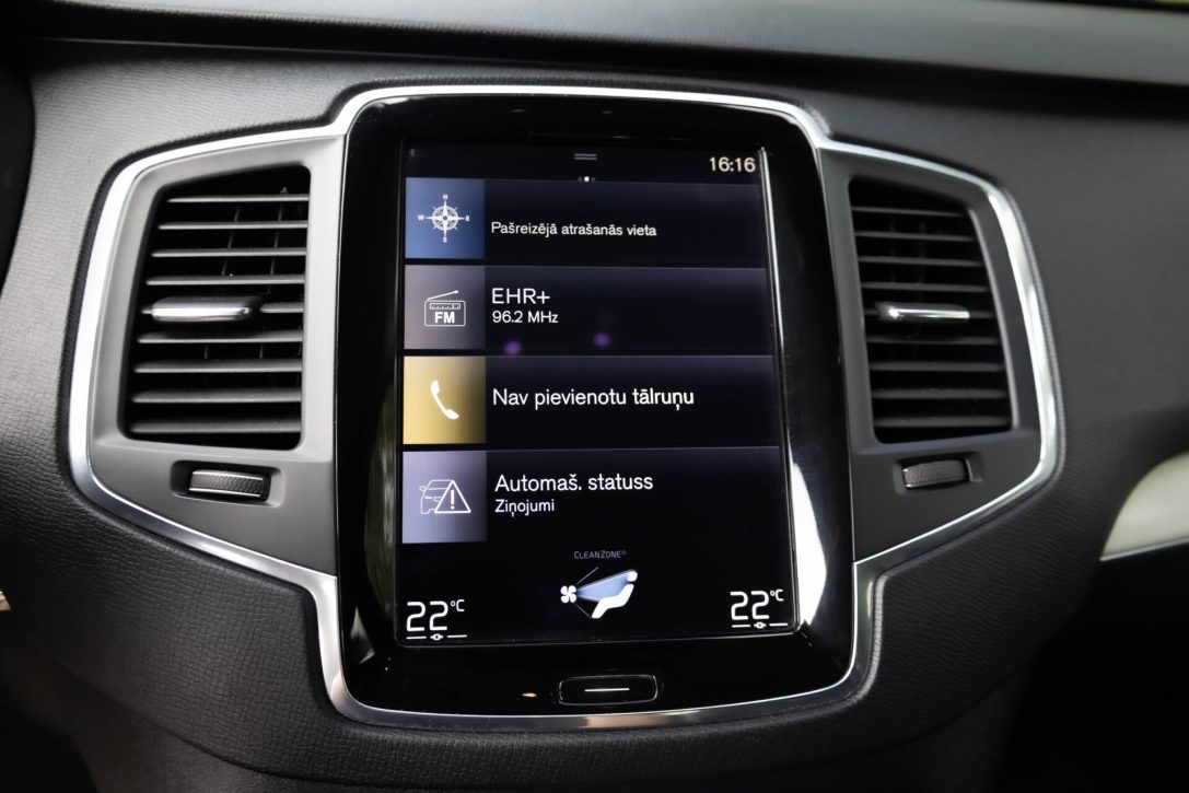 VOLVO XC90