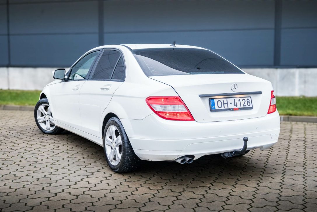 MERCEDES BENZ C200