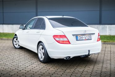 MERCEDES BENZ C200