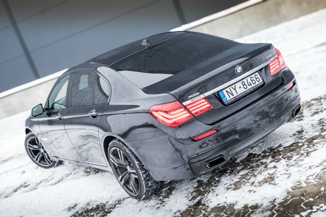 BMW 740