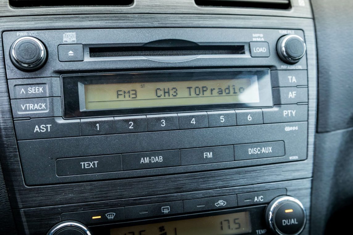 TOYOTA AVENSIS