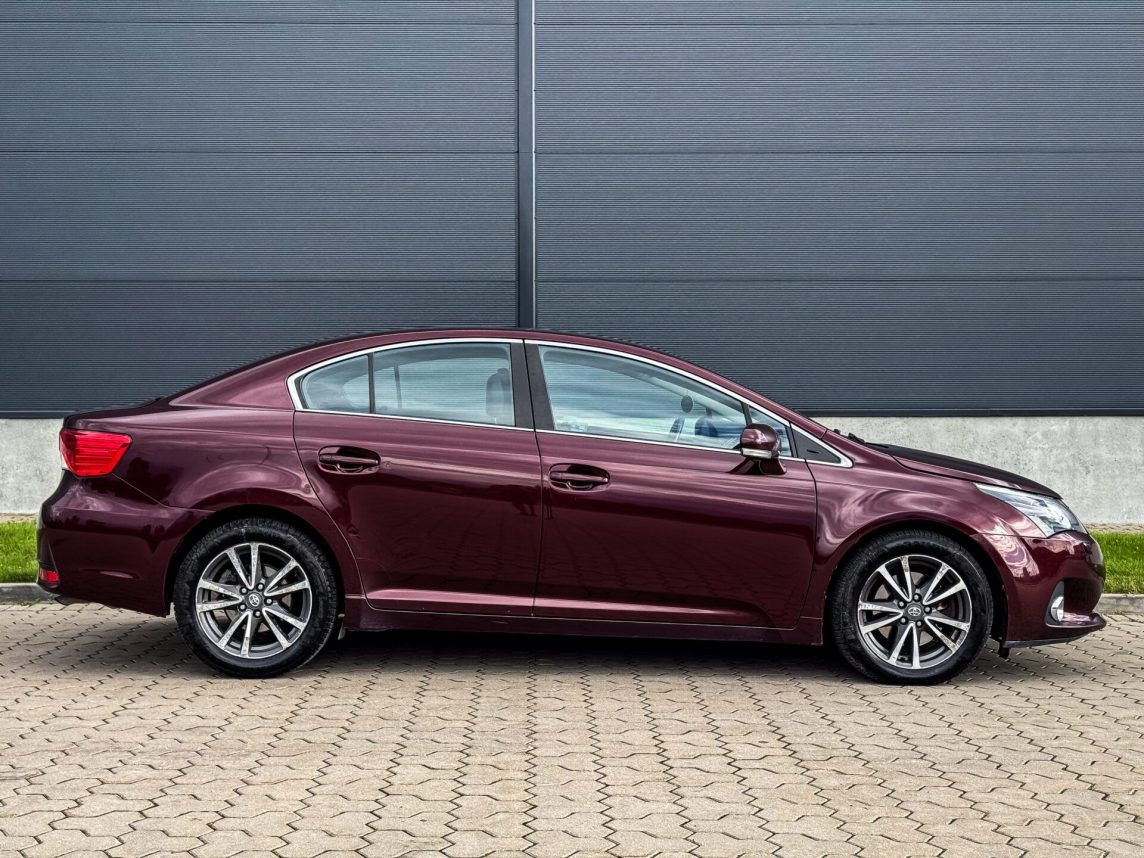 TOYOTA AVENSIS