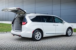CHRYSLER PACIFICA