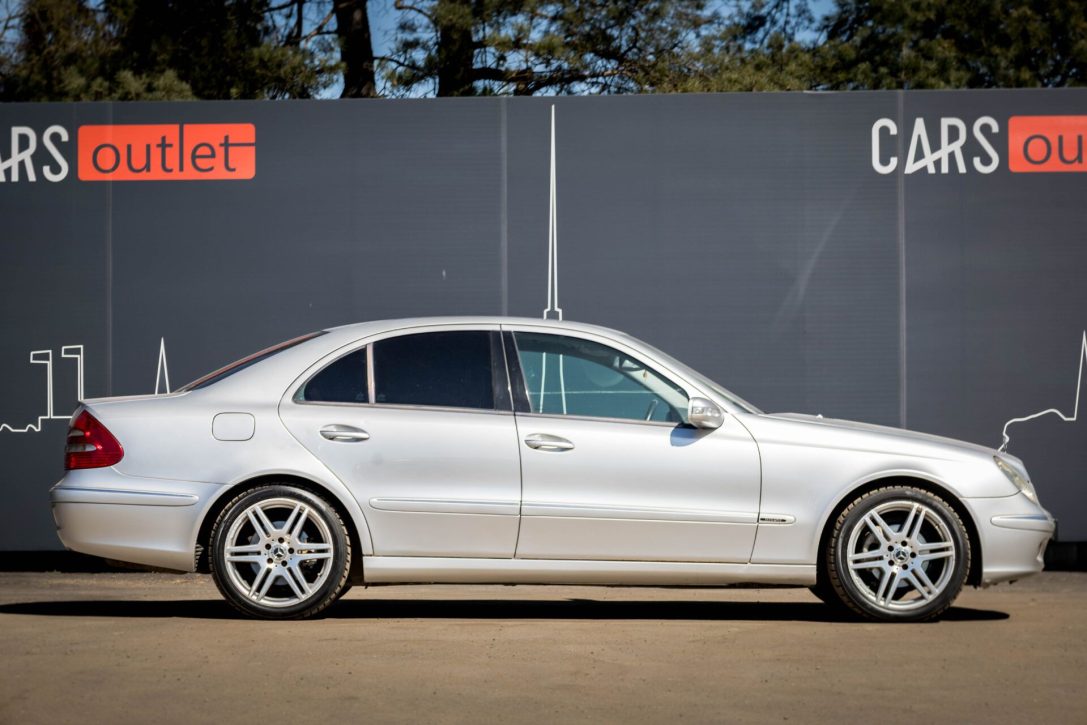 MERCEDES BENZ E270