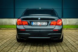 BMW 730