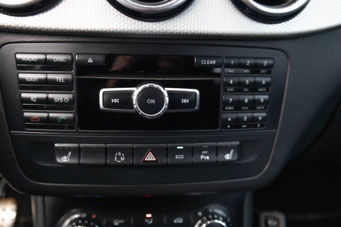 MERCEDES BENZ B 200