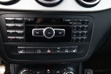 MERCEDES BENZ B 200