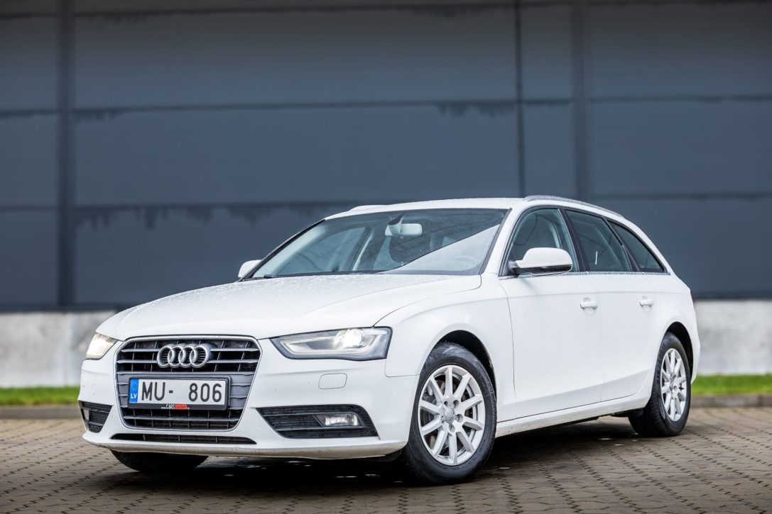 AUDI A4 AVANT