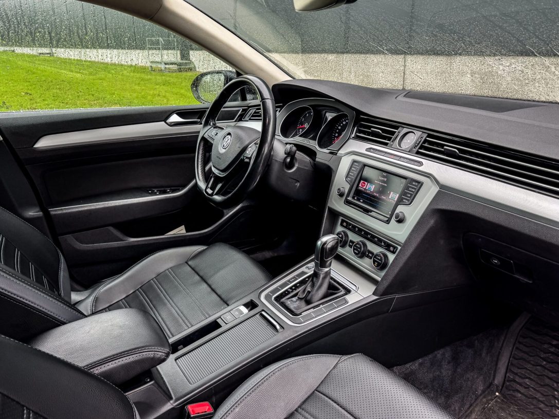 VW PASSAT