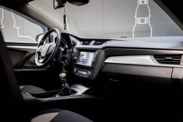 TOYOTA AVENSIS
