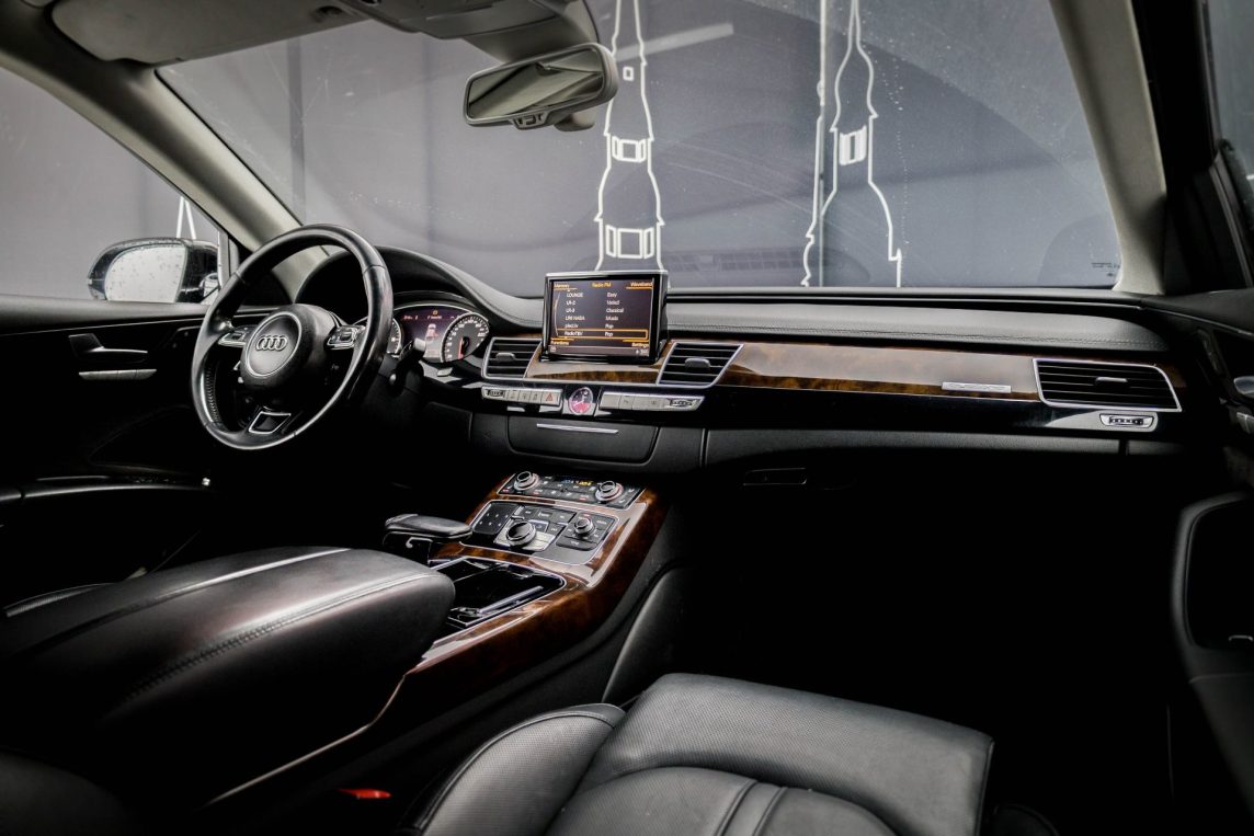 AUDI A8