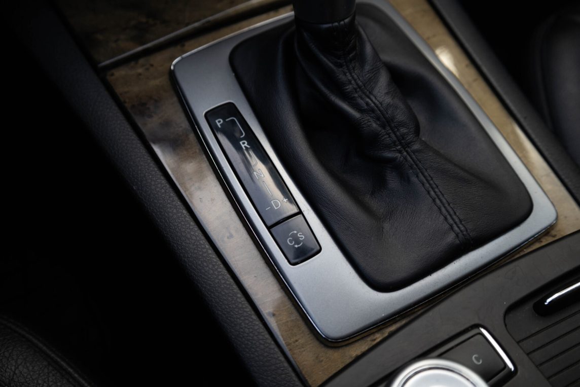 MERCEDES BENZ C320