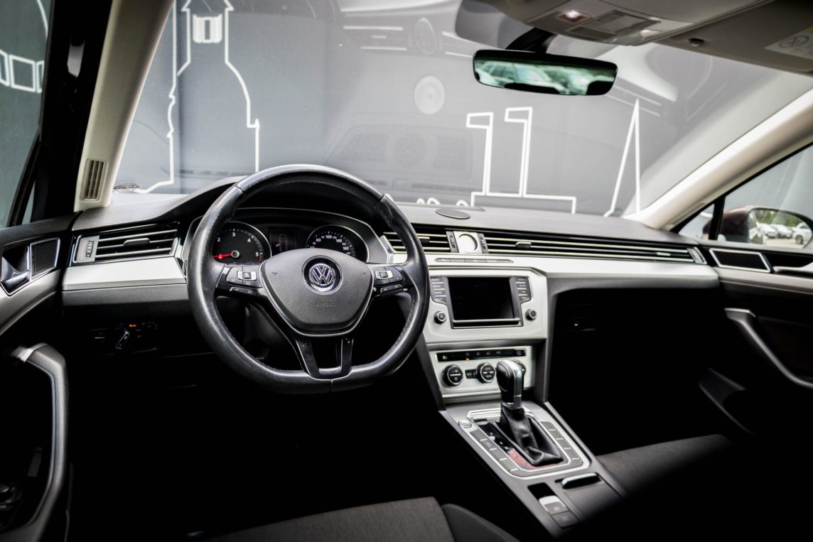 VW PASSAT