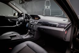 MERCEDES BENZ E200