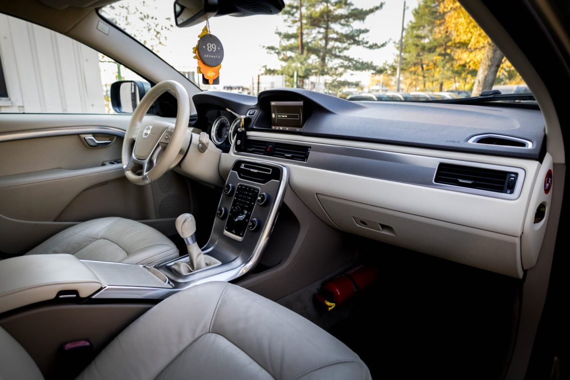 VOLVO XC70
