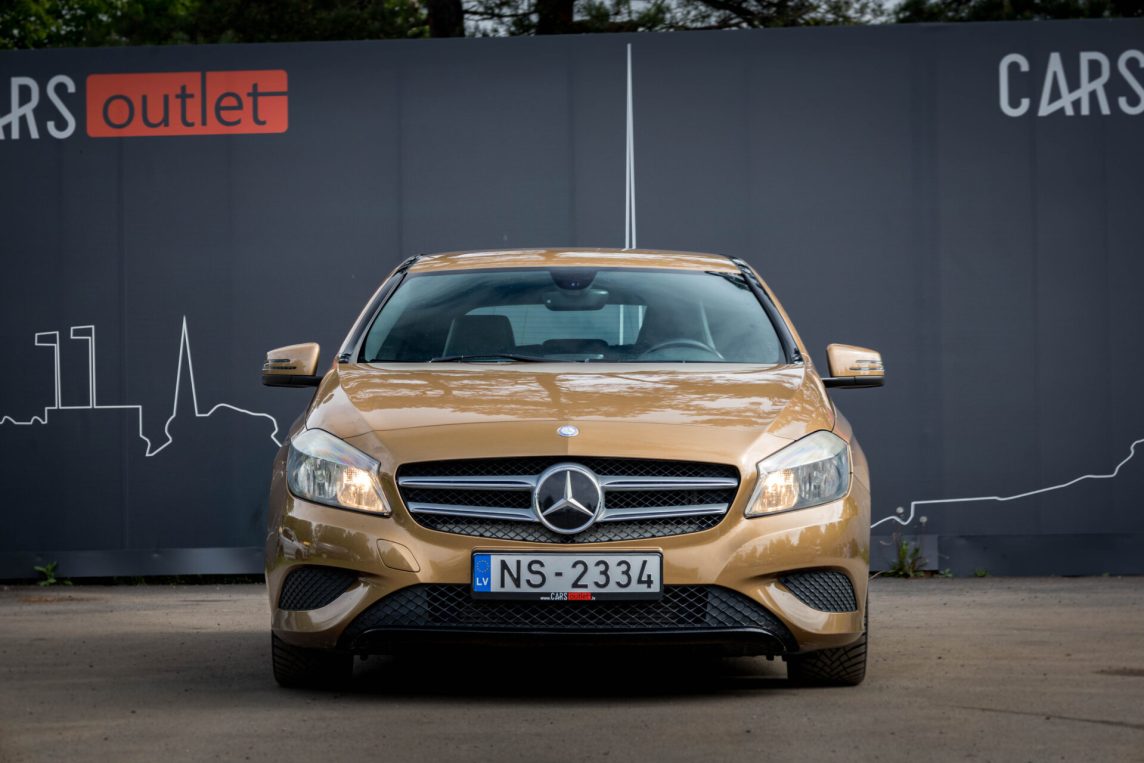 MERCEDES BENZ A180