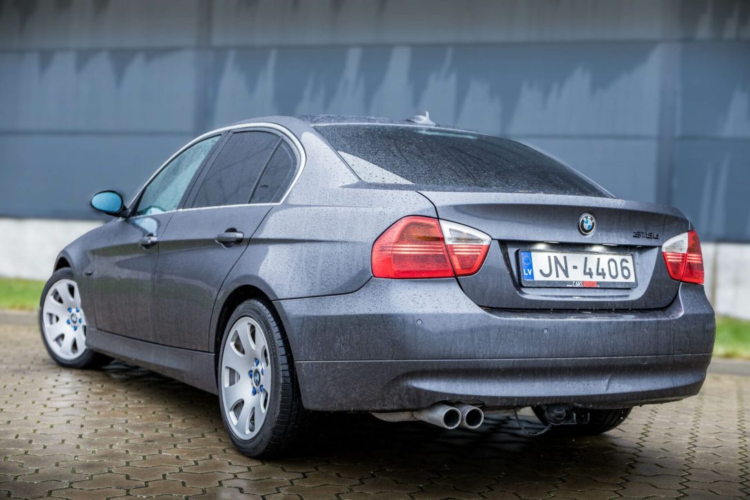 BMW 330