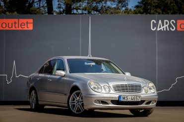 MERCEDES BENZ E270
