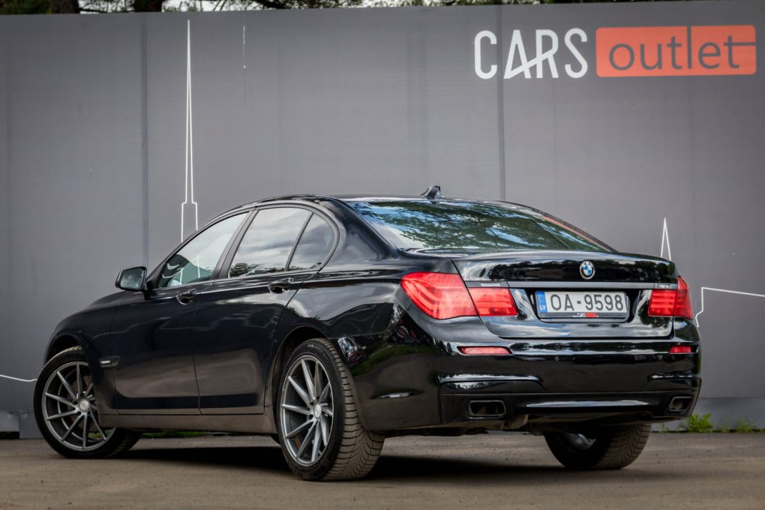 BMW 730