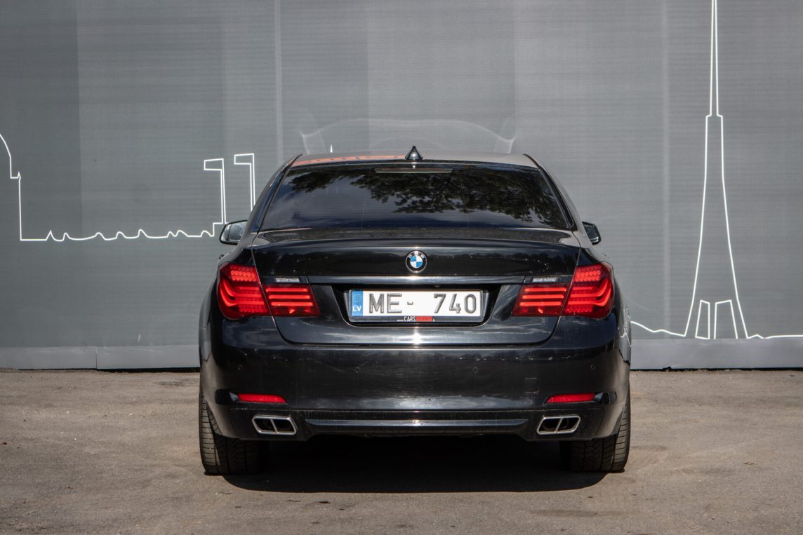 BMW 740