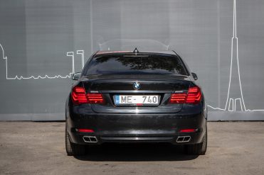 BMW 740