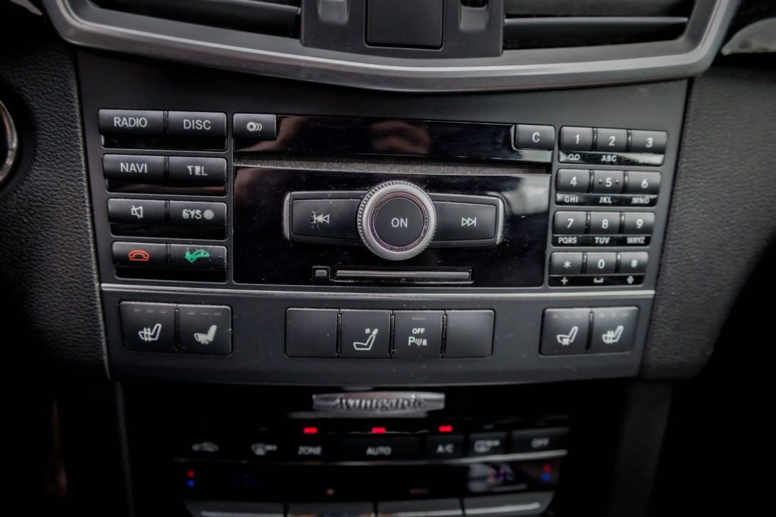 MERCEDES BENZ E350