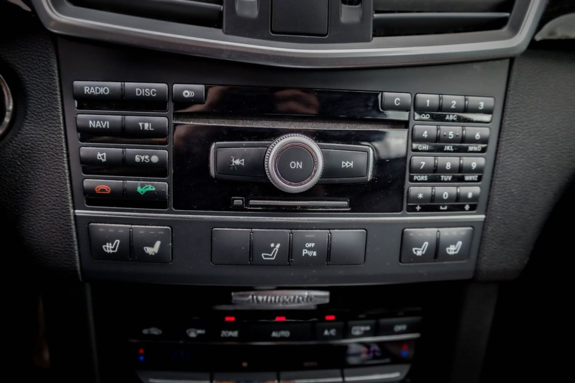 MERCEDES BENZ E350