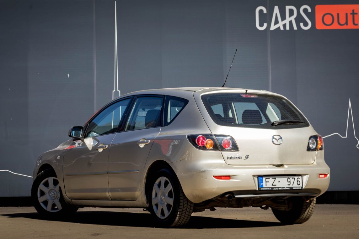 MAZDA 3
