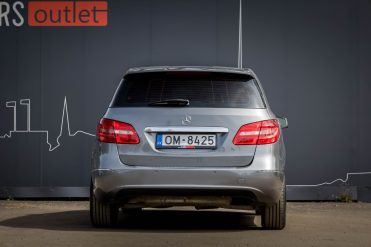MERCEDES BENZ B 180