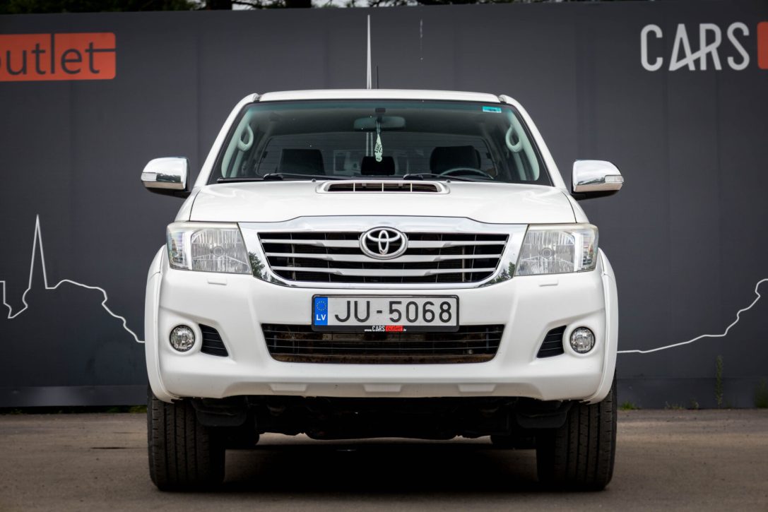 TOYOTA HILUX