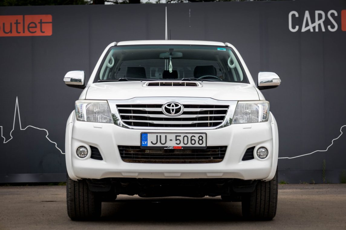 TOYOTA HILUX