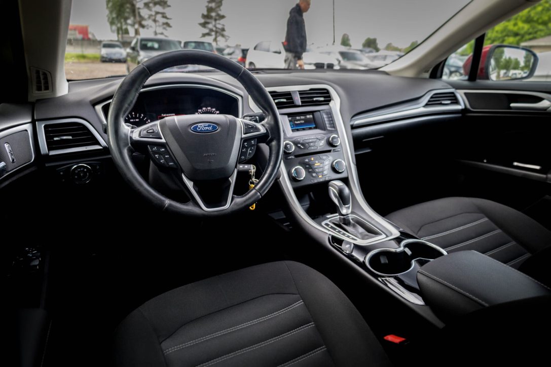 FORD MONDEO