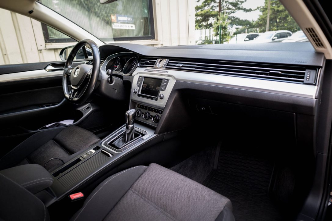 VW PASSAT